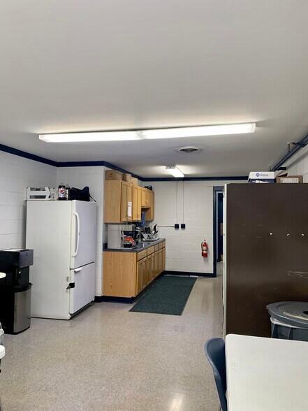 More Photos Of 6125 Lendell Rd, Sanborn Manufacturing For Lease
