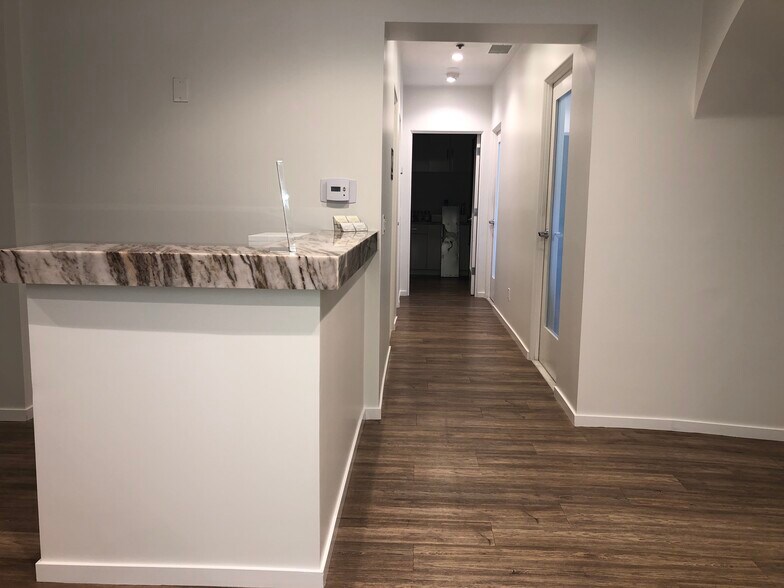 More Photos Of 450 S Beverly Dr, Beverly Hills Office For Lease