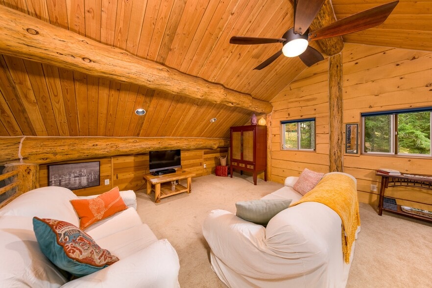 More Photos Of 82 Meadows Loop, Lyle Specialty For Sale