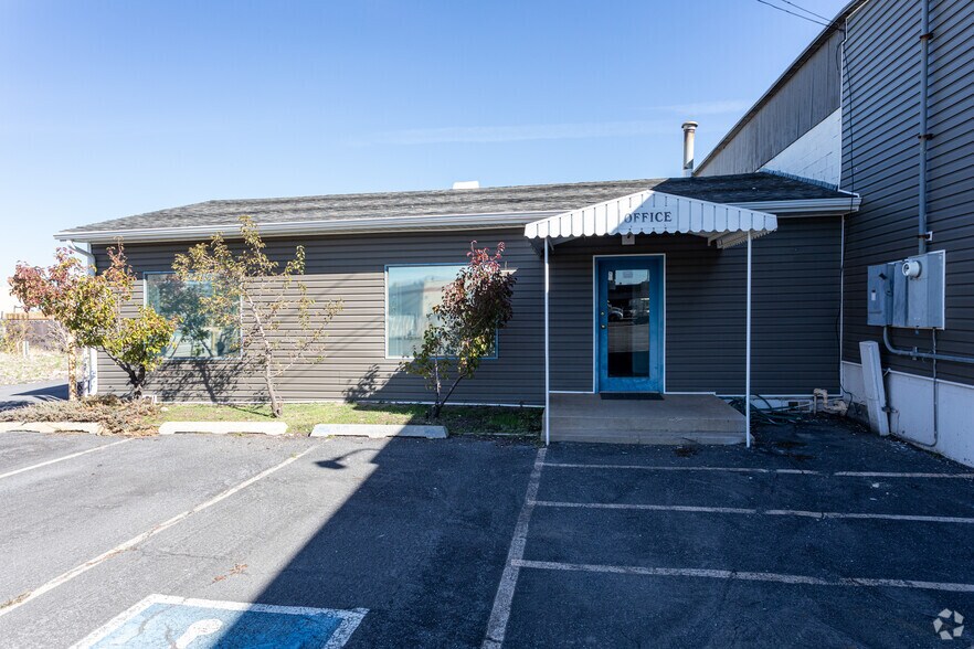 More Photos Of 1876 W Fortune Rd, Salt Lake City Manufacturing For Sale