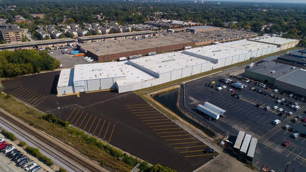 More Photos Of 6123-6227 Monroe Ct, Morton Grove Warehouse For Lease