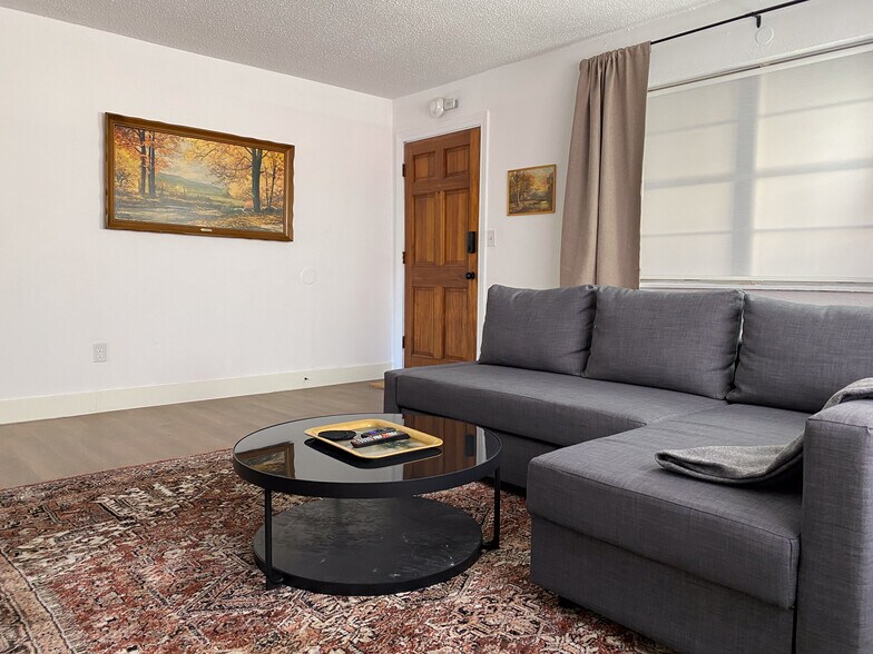 More Photos Of 2044 E Van Buren, Eureka Springs Hotel For Sale