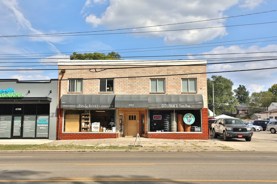 More Photos Of 4760-4764 N High St, Columbus Storefront Retail Residential For Sale