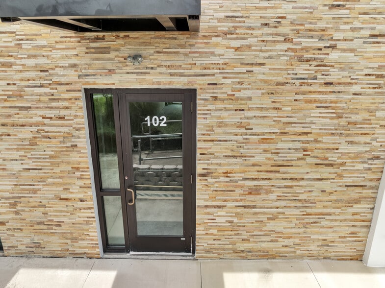 More Photos Of 3370 Rouse Rd, Orlando Storefront For Sale