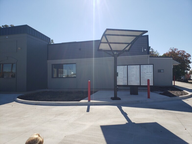 More Photos Of 229 Heritage, Lone Grove Fast Food For Sale