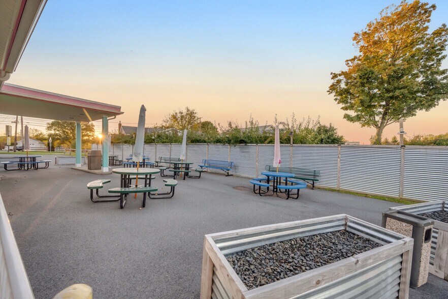 More Photos Of 5684 Sullivan Trl, Nazareth Restaurant For Sale