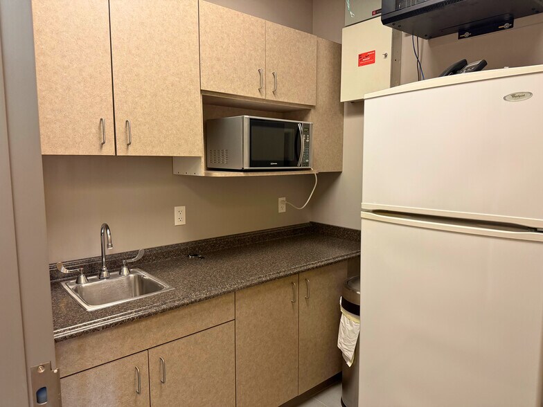 More Photos Of 2990 N Perryville Rd, Rockford Coworking Space