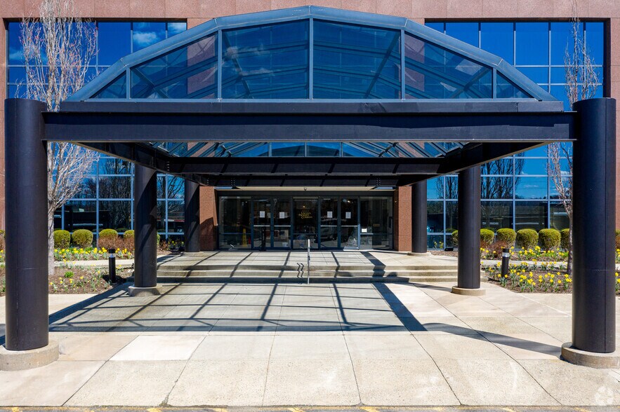More Photos Of 100 Enterprise Dr, Rockaway Office For Lease