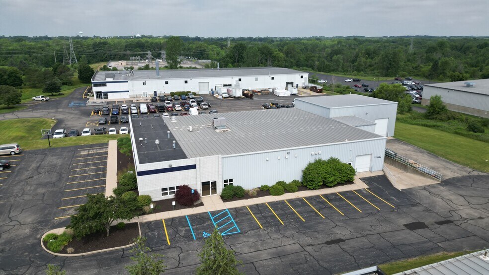 More Photos Of 3919 N Greenbrooke Dr SE, Grand Rapids Manufacturing For Sale