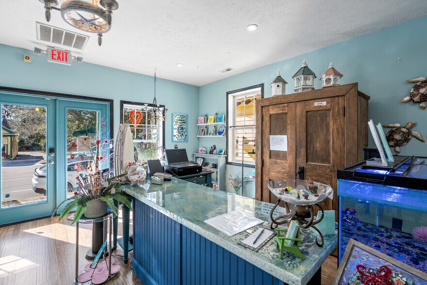 More Photos Of 414 N Howe St, Southport Office For Sale