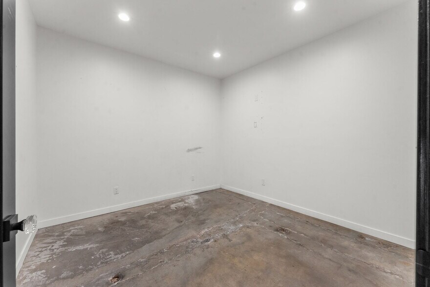 More Photos Of 3030 El Cajon Blvd, San Diego Storefront For Lease