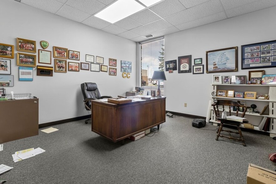 More Photos Of 8004-8008 Castleway Dr, Indianapolis Flex For Sale