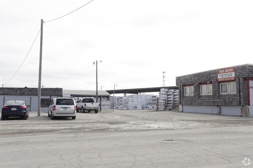 Primary Photo Of 207 Bennington Ave, Kansas City Warehouse For Sale