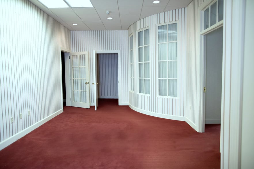 More Photos Of 39 2nd St NW, Hickory Office For Sale