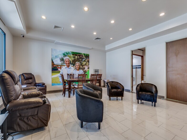 More Photos Of 330 Grapevine Hwy, Hurst Office For Sale