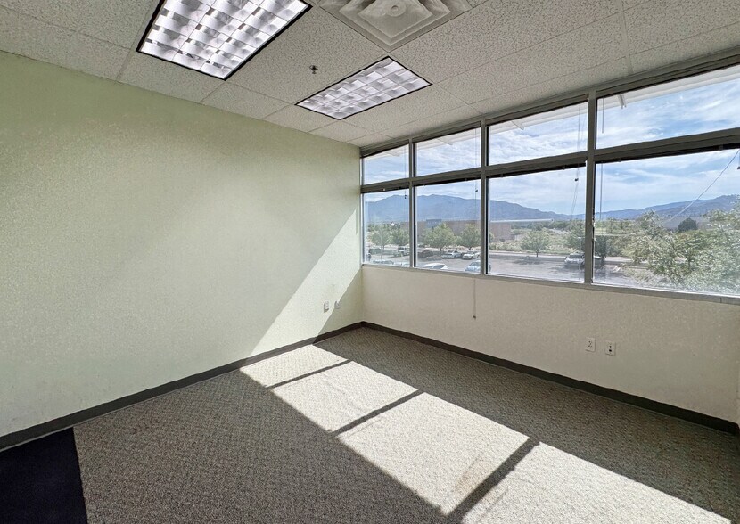 More Photos Of 10421 Research Rd SE, Albuquerque Industrial For Lease