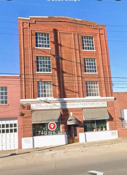 More Photos Of 740 8th Ave, Huntington Warehouse For Lease