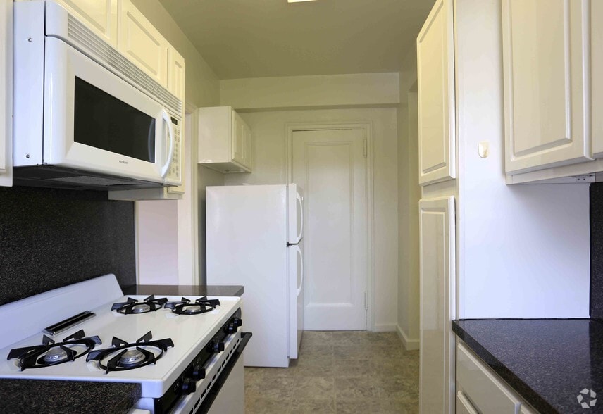 More Photos Of 2-24 Chase Rd, Scarsdale Apartments For Lease