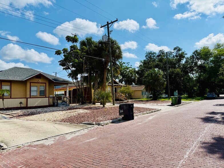 More Photos Of 2111 W North B St, Tampa Specialty For Sale