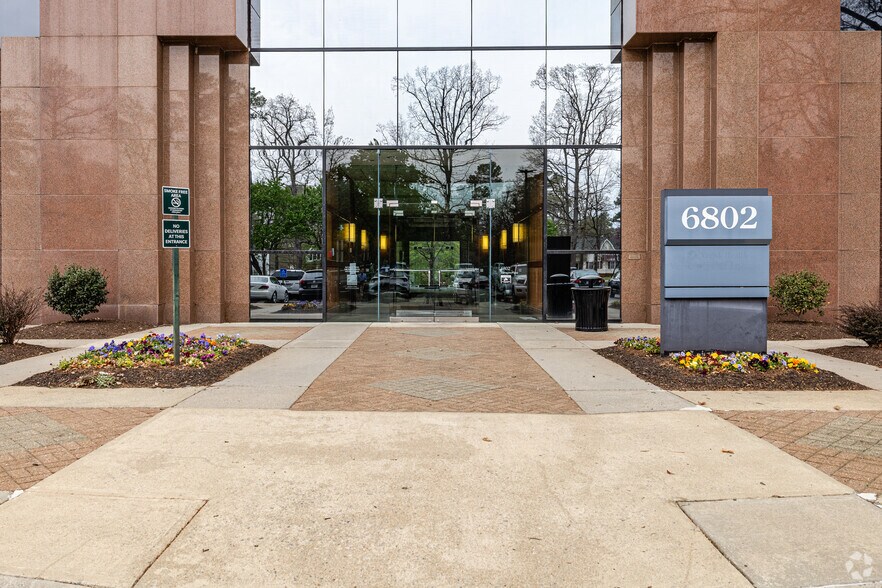 More Photos Of 6802 Paragon Pl, Richmond Office For Lease