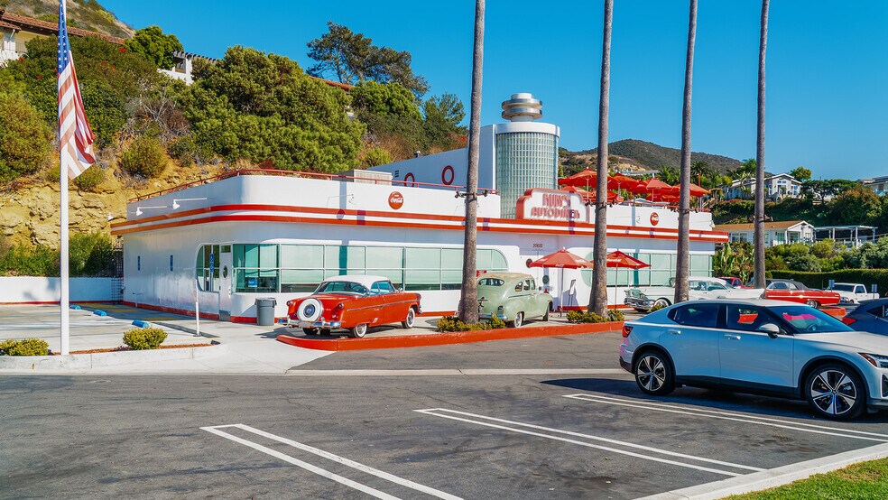 More Photos Of 30622 Coast Hwy, Laguna Beach Restaurant For Sale