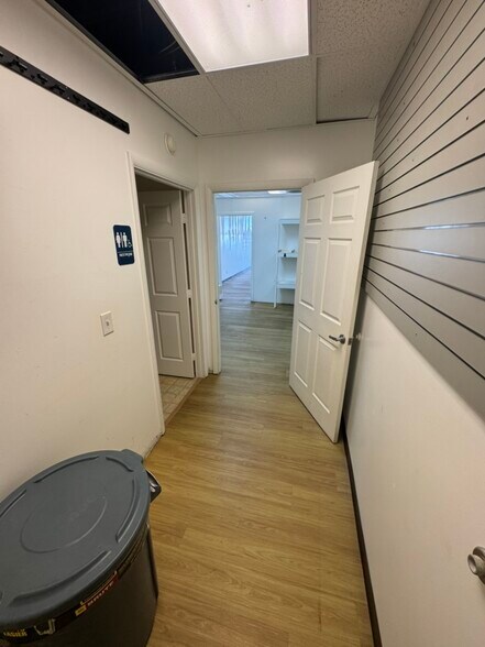 More Photos Of 4875-4889 S Redwood Rd, Salt Lake City General Retail For Lease