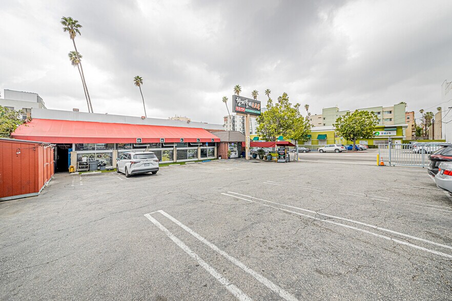 More Photos Of 3680 W 6th St, Los Angeles Restaurant For Sale