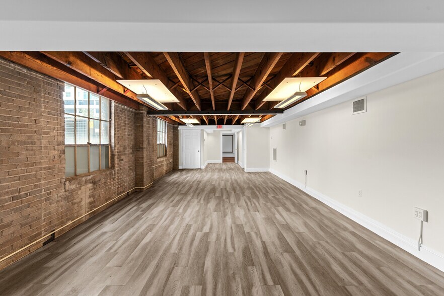 More Photos Of 1121 E Twiggs St, Tampa Loft Creative Space For Lease