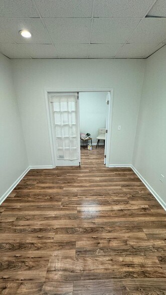 More Photos Of 1707 Fairview Blvd, Fairview Coworking Space