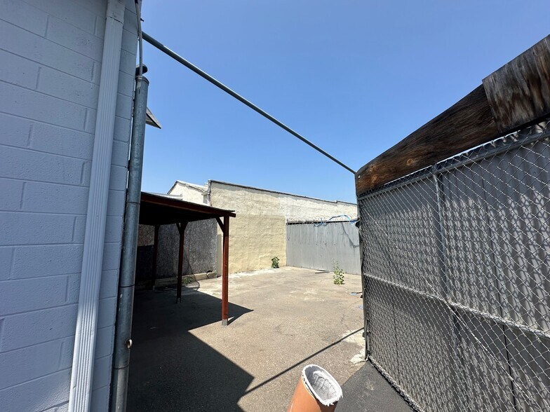 More Photos Of 8235-8239 Lankershim Blvd, North Hollywood Distribution For Lease