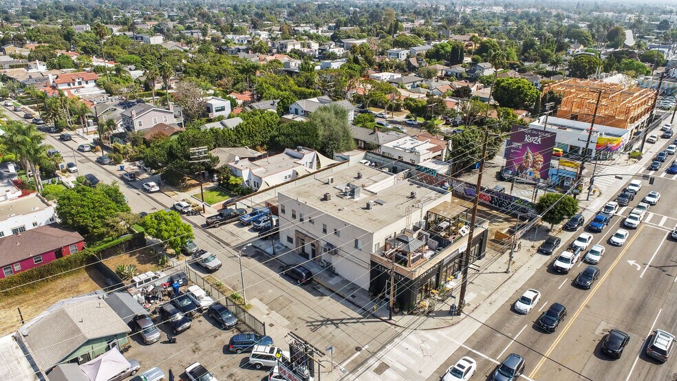More Photos Of 1700-1702 Lincoln Blvd, Venice Storefront Retail Residential For Sale
