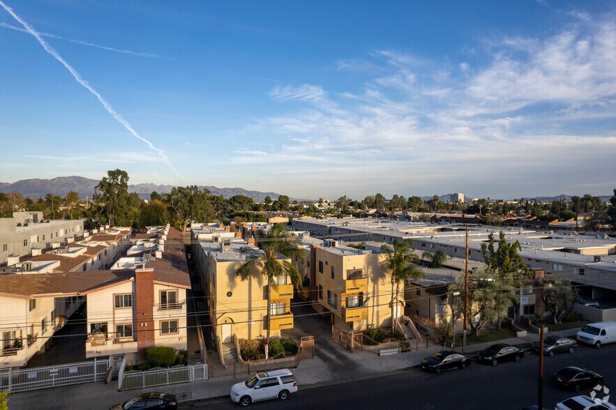 More Photos Of 8734-8736 Burnet Ave, North Hills Apartments For Sale