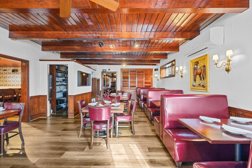 More Photos Of 488 South St, Hyannis Restaurant For Sale