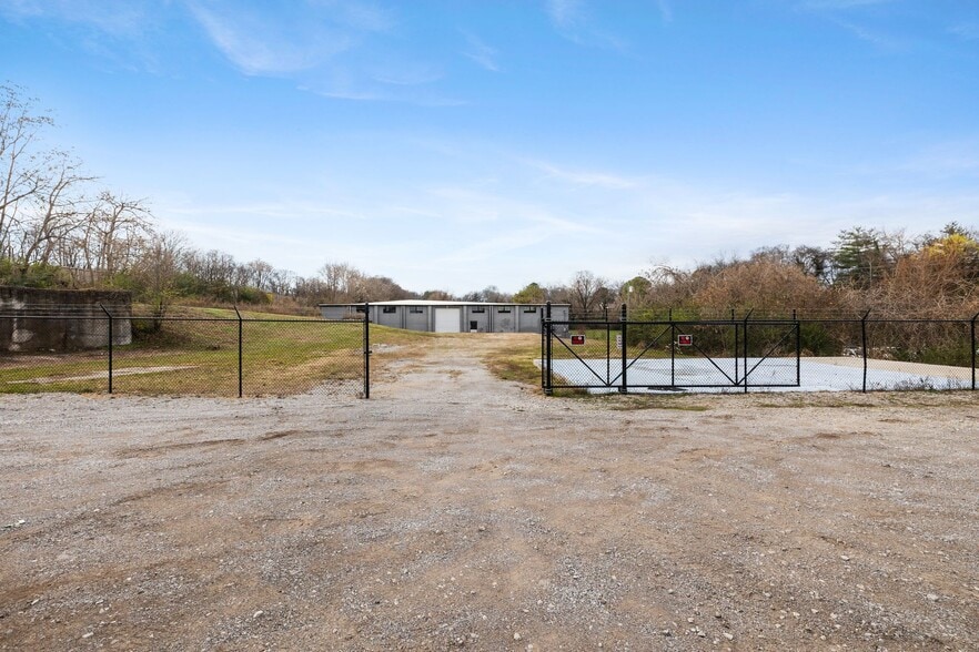 More Photos Of 1080 S Beckett St, Columbia Warehouse For Sale