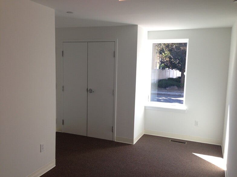 More Photos Of 37 Franklin St, Westport Office For Lease