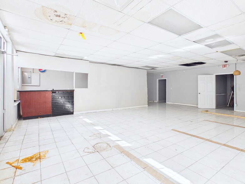 More Photos Of 705 S Byron Butler Pkwy, Perry Freestanding For Sale