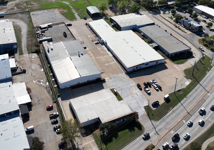 More Photos Of 3105 Justin Rd, Flower Mound Manufacturing For Lease