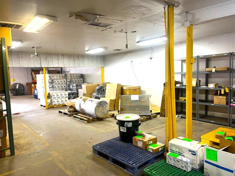 More Photos Of 1810 S Chadbourne St, San Angelo Flex For Sale