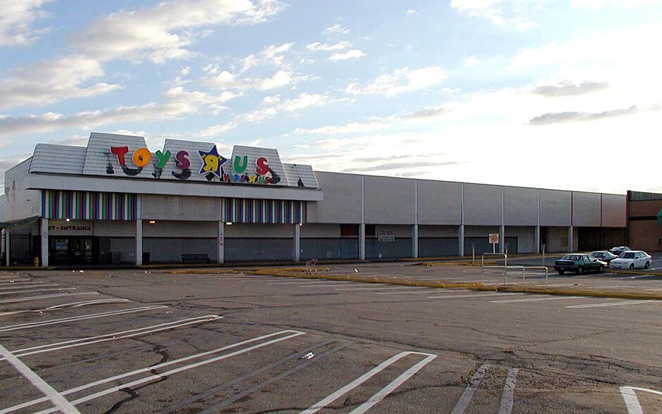 More Photos Of 339 Squire Rd, Revere General Retail For Lease