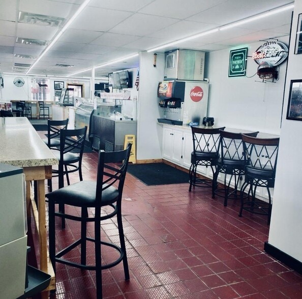 More Photos Of 912 Mulberry St, Loudon Freestanding For Sale