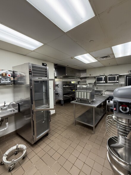 More Photos Of 8383 N Booth Ave, Kansas City Unknown For Lease