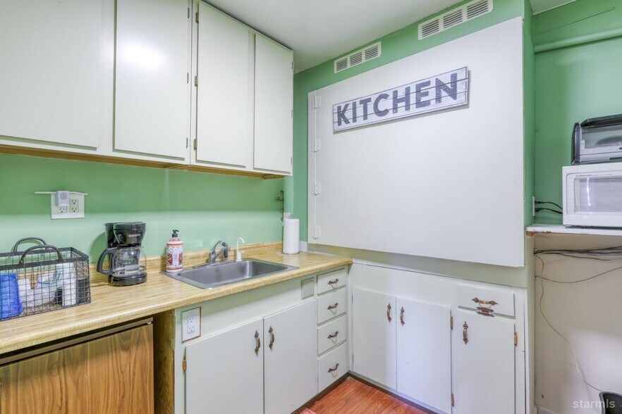 More Photos Of 3816 Pioneer Trl, South Lake Tahoe Office For Sale