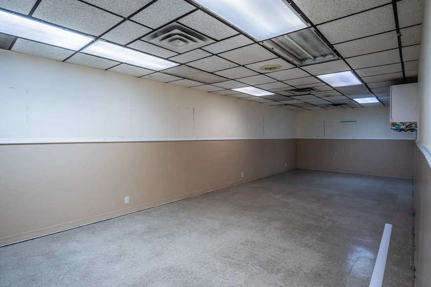 More Photos Of 321 N Stanton St, El Paso Loft Creative Space For Sale