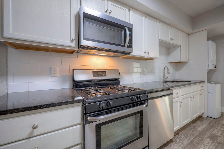 More Photos Of 4017-4023 Harrison St, Kansas City Apartments For Sale