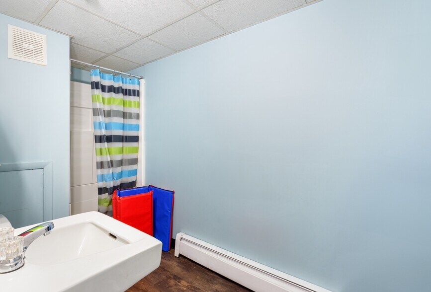 More Photos Of 1003 Wyoming Ave, Forty Fort Medical For Sale