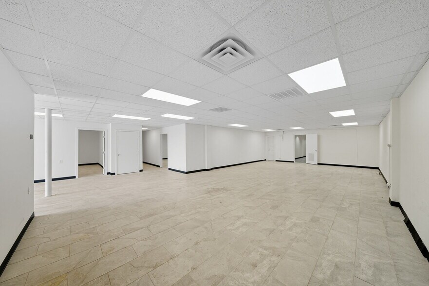 More Photos Of 4909 Main St, Houston Medical For Lease