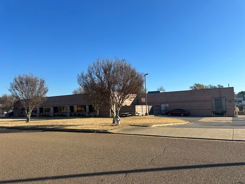 Primary Photo Of 3080 Bartlett Corporate Dr, Bartlett Warehouse For Lease