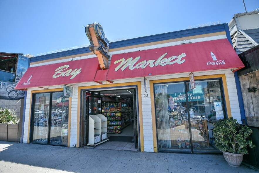 More Photos Of 22 Washington Blvd, Venice Restaurant For Lease