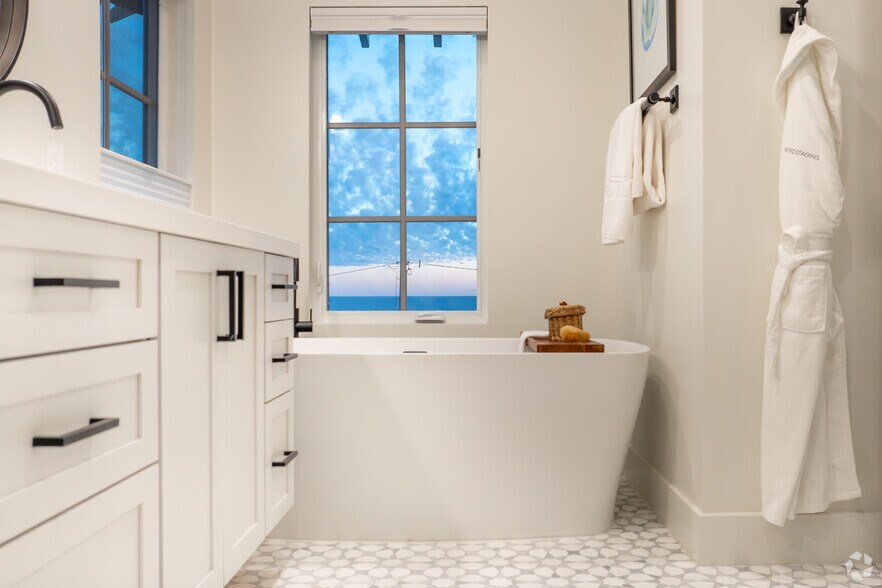 More Photos Of 1363-1373 Coast Hwy, Laguna Beach Storefront Retail Residential For Sale