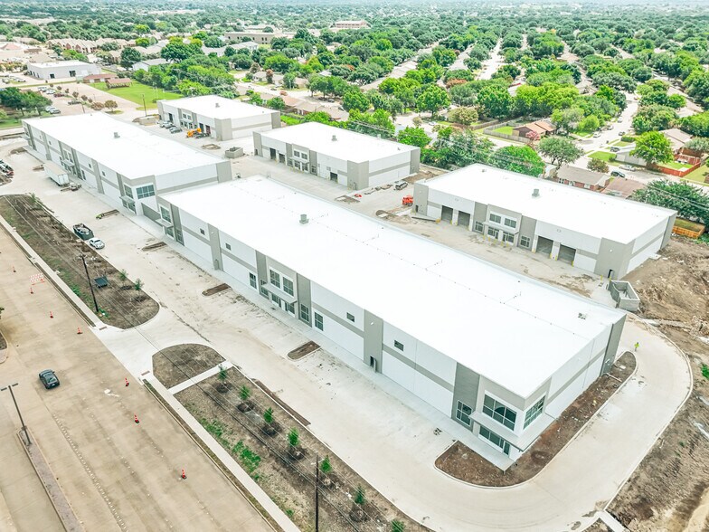 Primary Photo Of 929 Greenville Ave, Allen Unknown For Lease